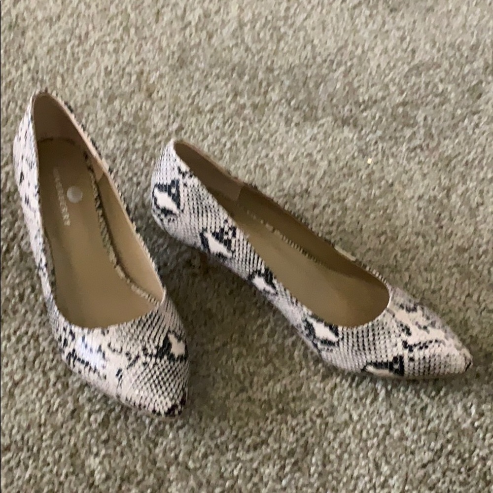 Snake Print Kitten Heel! EUC